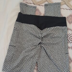 Source Unknown Black and White Textured High-Waist Shorts